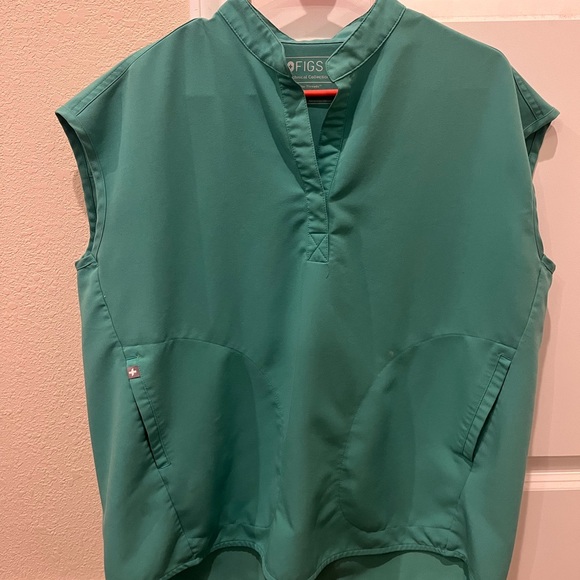 FIGS scrubs $65 for each set + shipping! Size small. Brand new only worn twice. - Picture 4 of 4